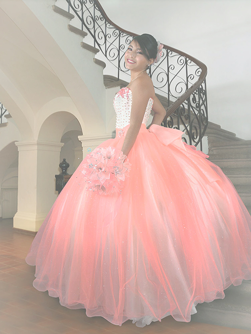 Quinceañera en escalera